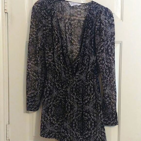 BCBGeneration Long Sleeve Print Wrap Romper XXS - Picture 2 of 6
